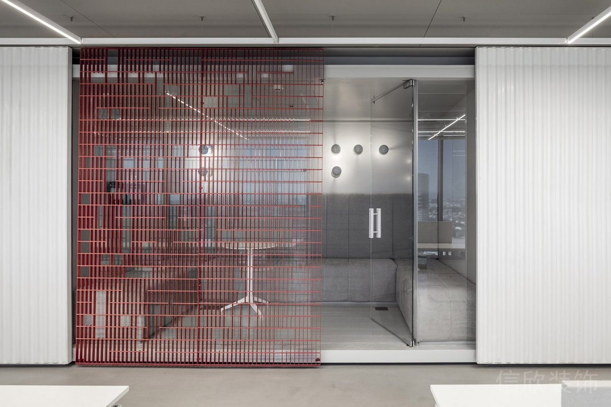 紅色鏤空式鋁合金墻壁設(shè)計鋁合金天花板裝修辦公室設(shè)計圖