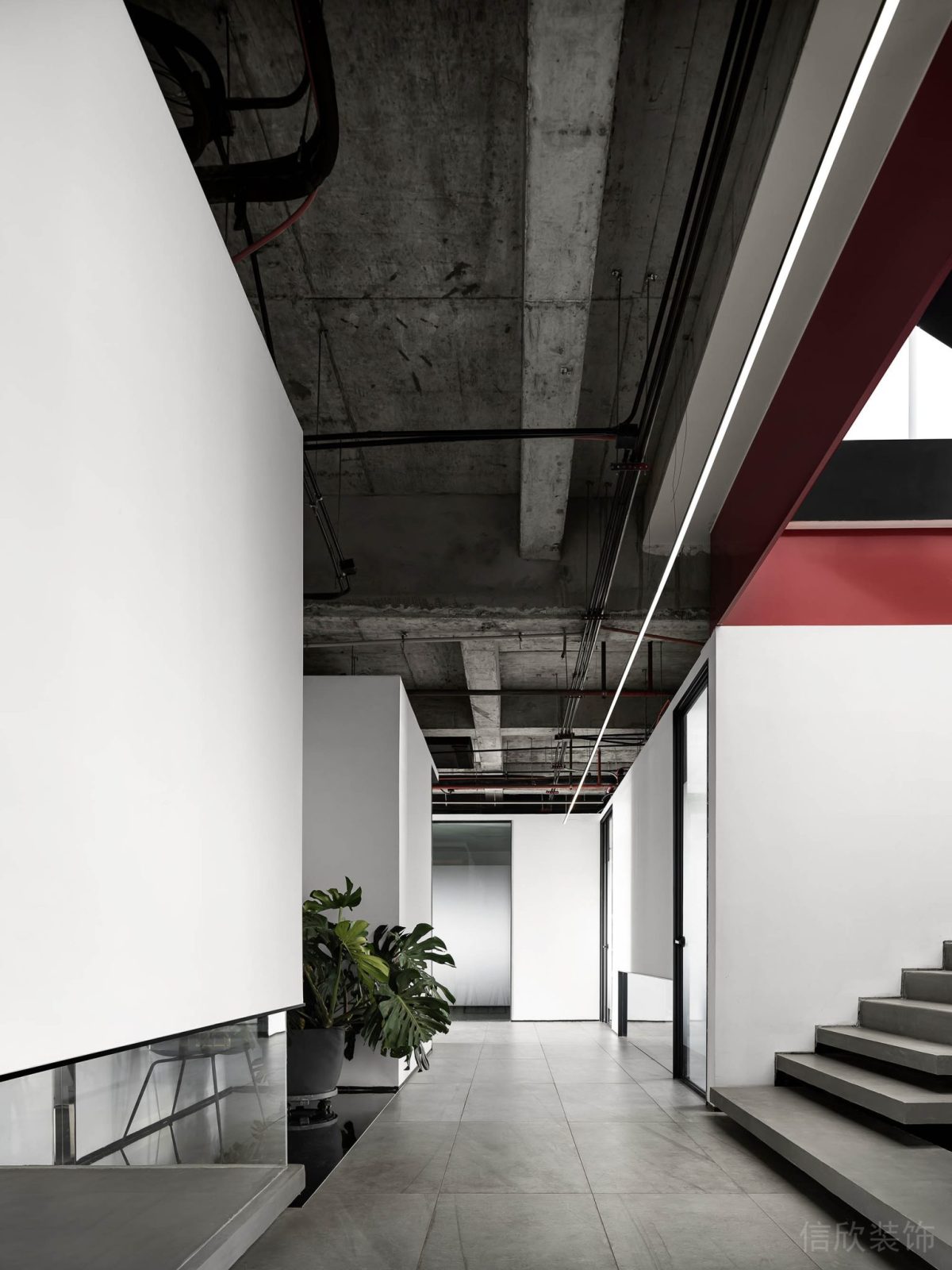 階梯式過(guò)道灰色調(diào)高級(jí)感辦公室工業(yè)風(fēng)裝修直線式瓷磚效果圖