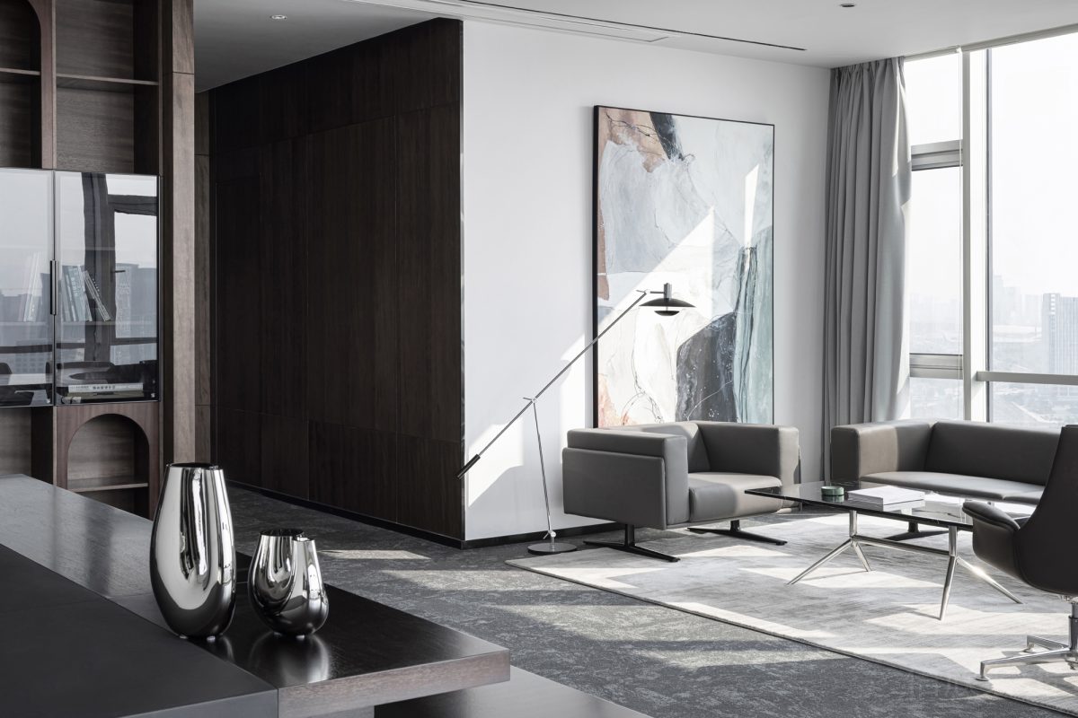 現(xiàn)代簡(jiǎn)約風(fēng)木飾面走廊墻體設(shè)計(jì)大廳休息區(qū)地毯效果