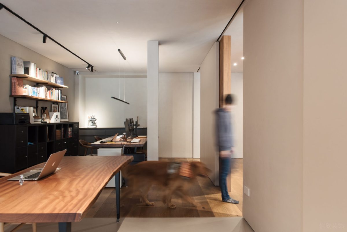 員工開放區(qū)域裝修原木風(fēng)設(shè)計瓷磚裝修辦公室設(shè)計簡約風(fēng)