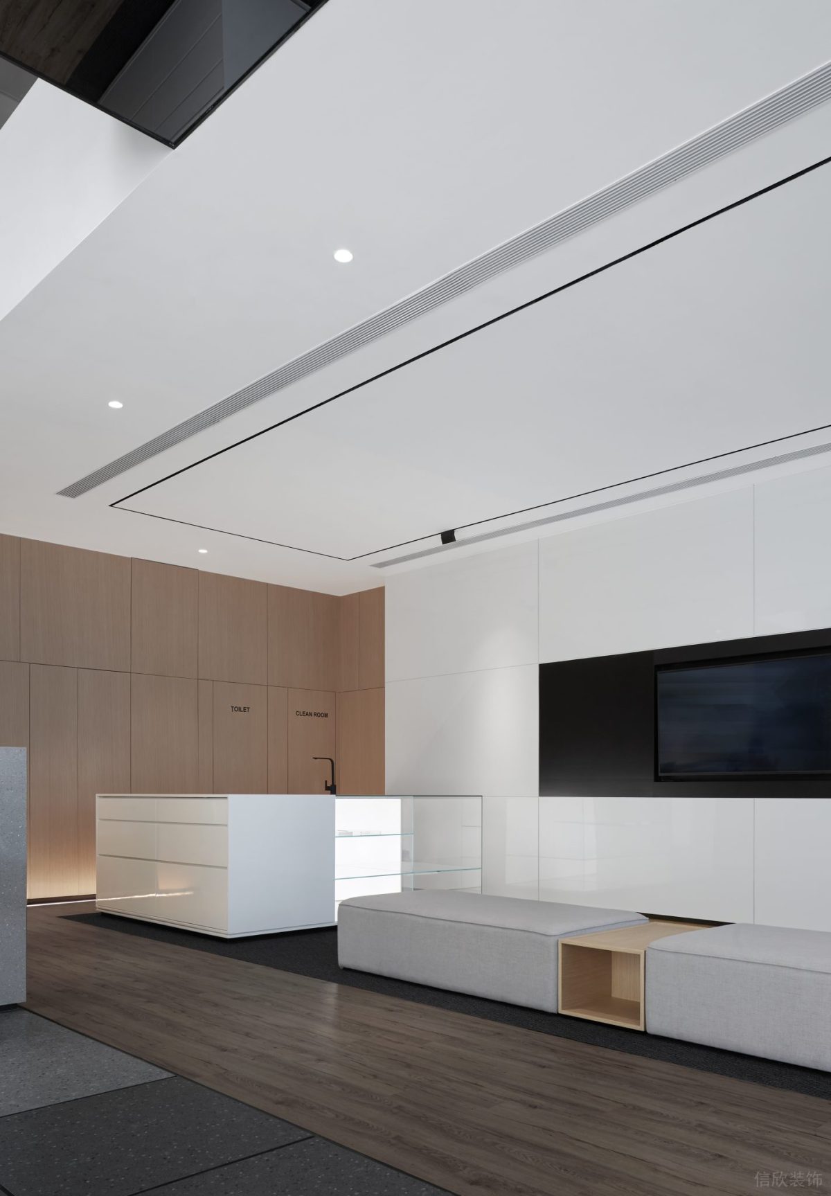 原木風(fēng)內(nèi)嵌式置物柜裝修原木地板設(shè)計(jì)辦公室茶水間效果圖