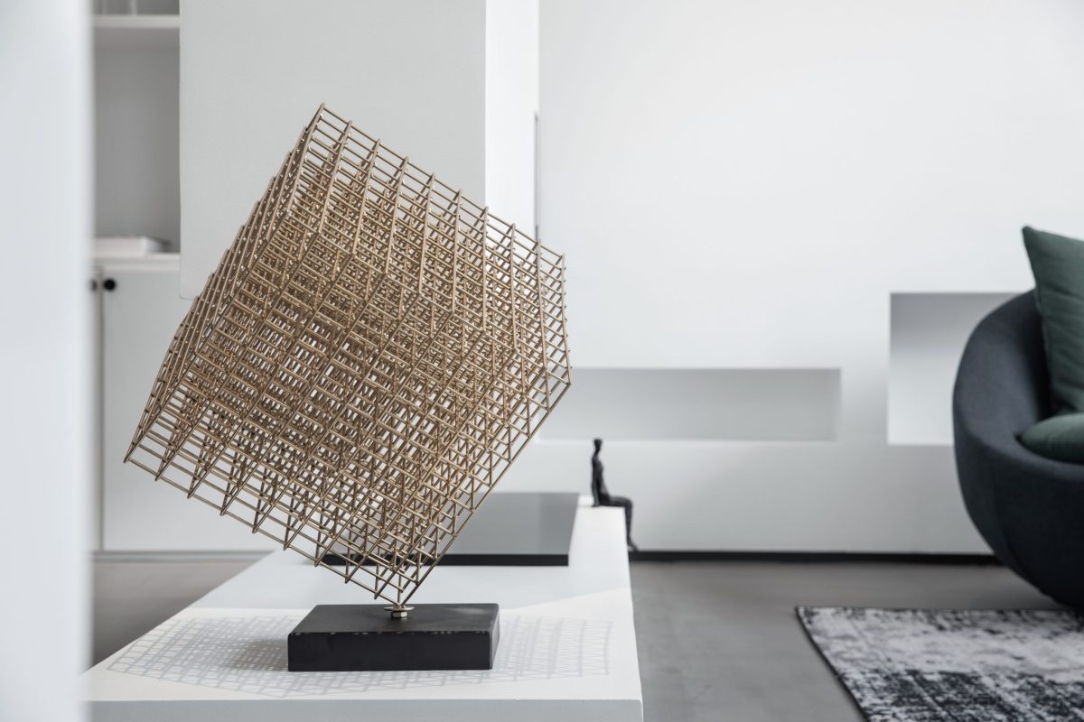 藝術(shù)感金屬造型效果辦公室設(shè)計(jì)內(nèi)嵌式墻體收納設(shè)計(jì)