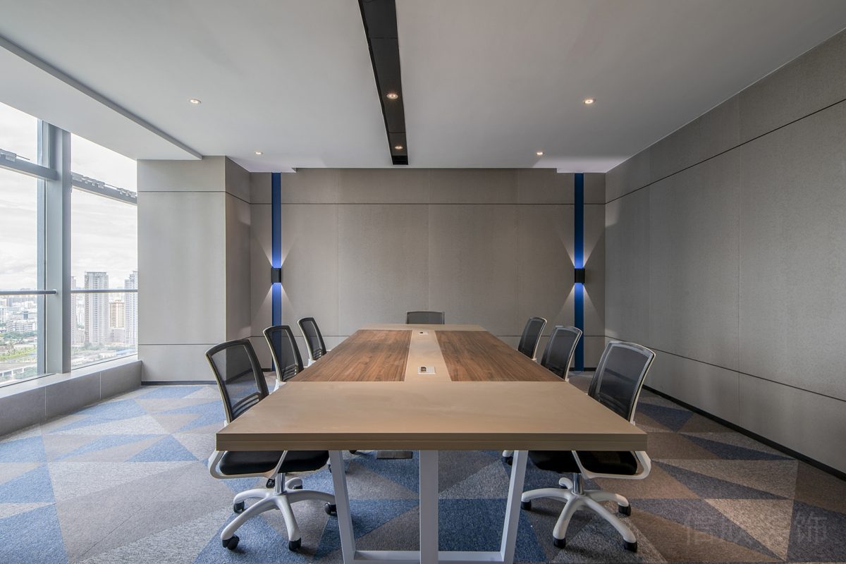 木質(zhì)辦公室裝修會議室設(shè)計現(xiàn)代商務(wù)風(fēng)設(shè)計裝修地毯效果