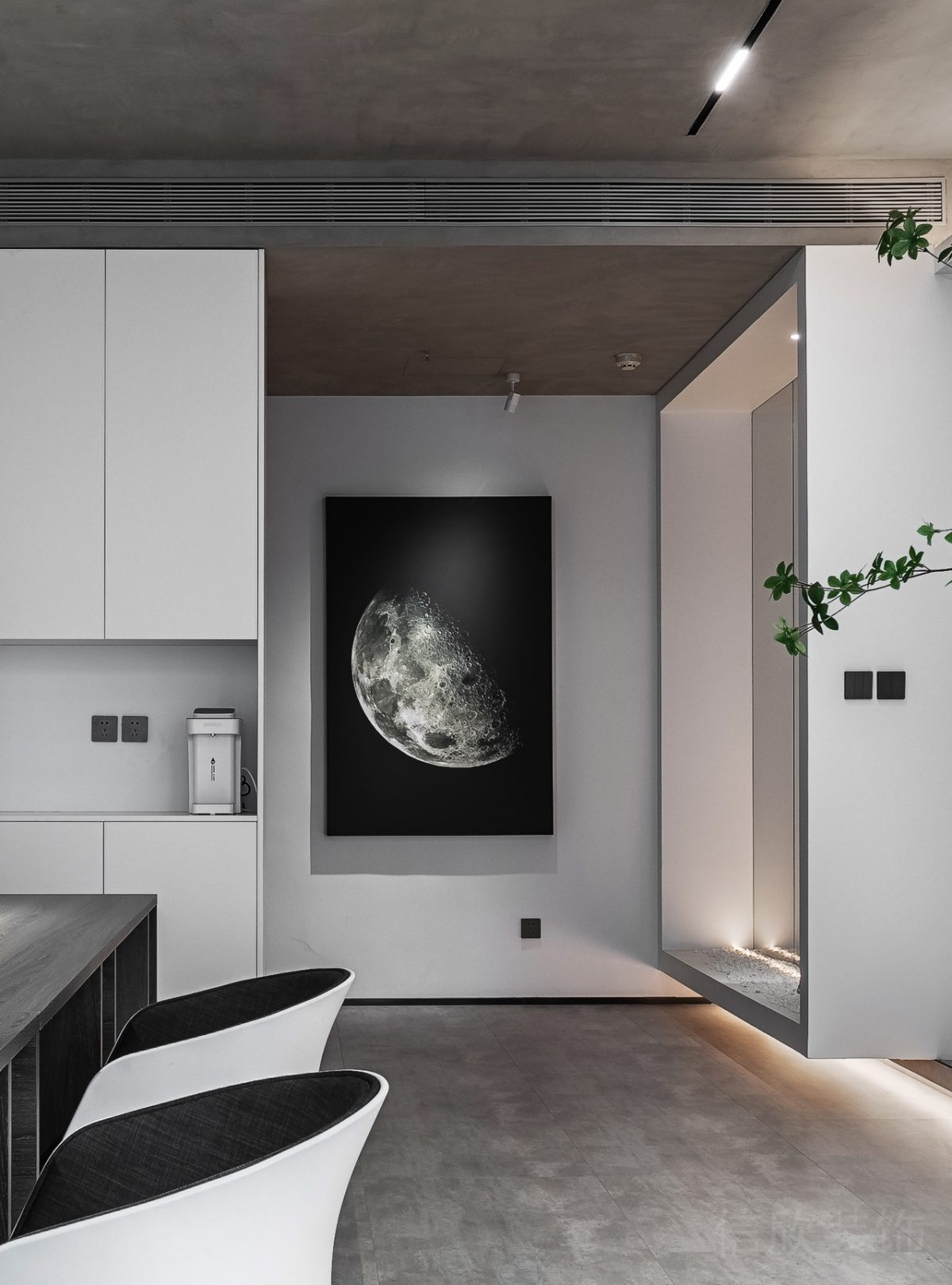 藝術(shù)壁畫現(xiàn)代簡約風深圳辦公室裝修設(shè)計地臺懸空工作室過道茶水間墻柜效果