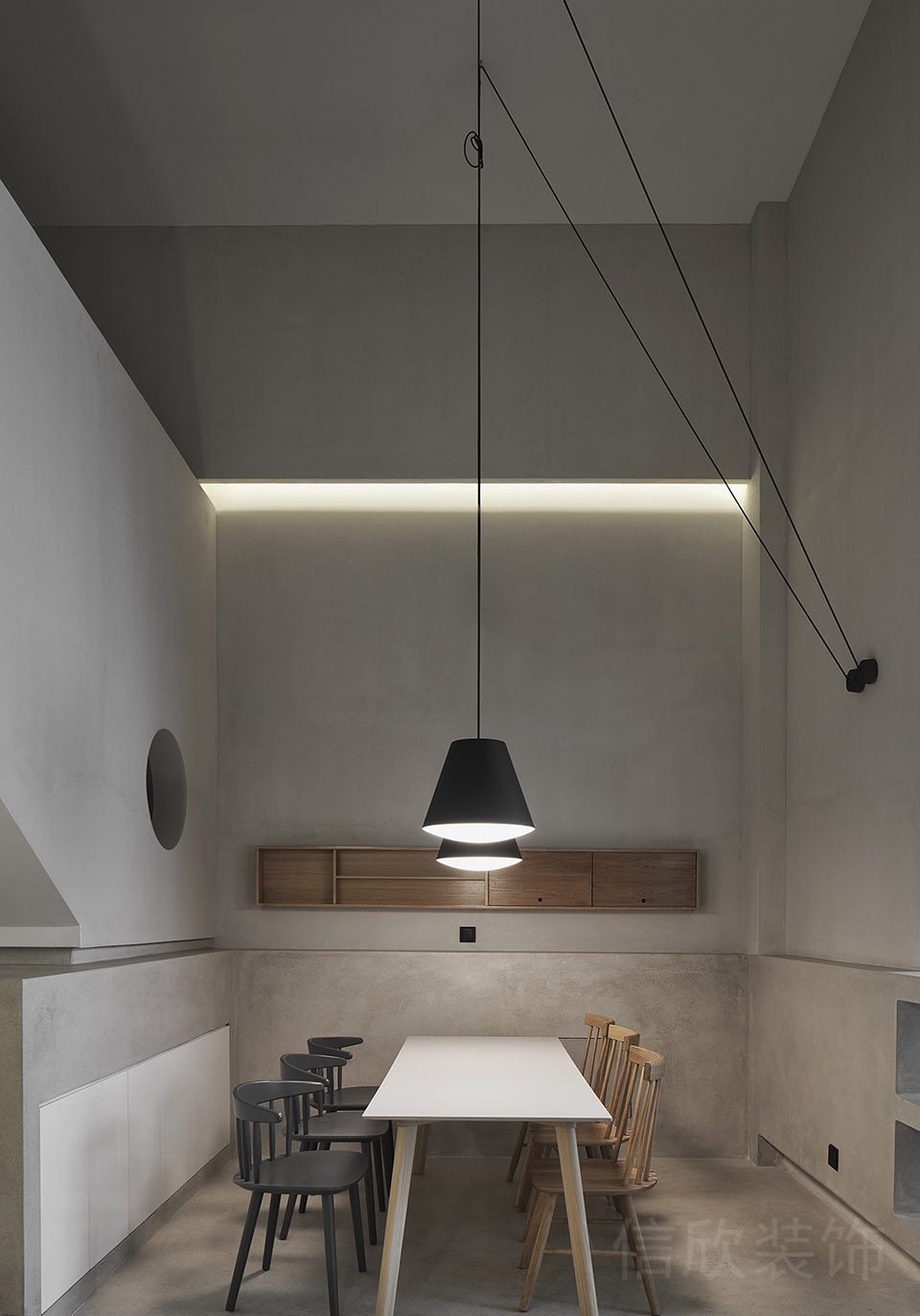 黑色金屬燈飾設(shè)計(jì)效果圖裝修會(huì)議室木飾面裝修圖