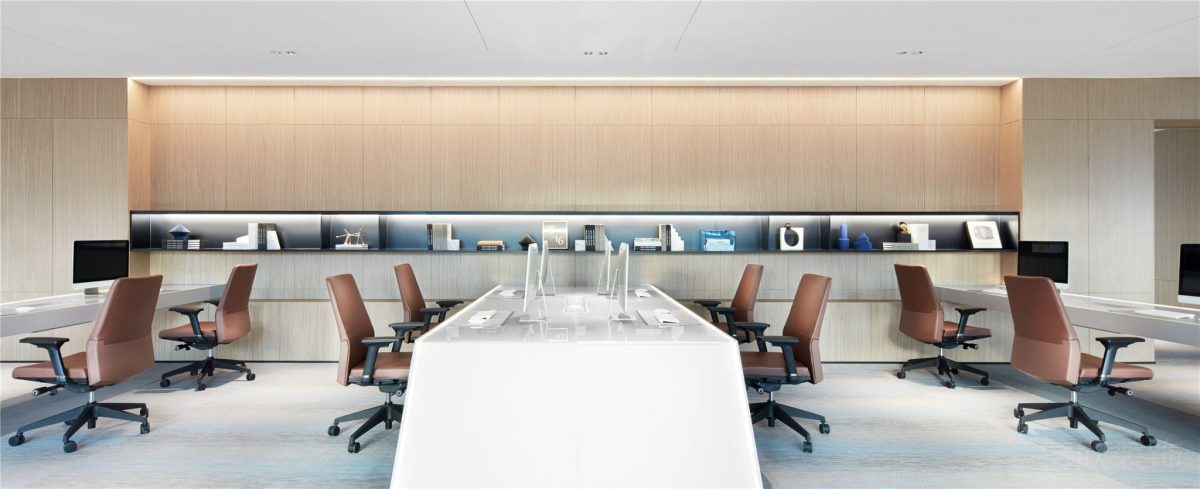 棕色皮革沙發(fā)設(shè)計對稱式效果圖一體式長桌定制深圳工作室裝修圖