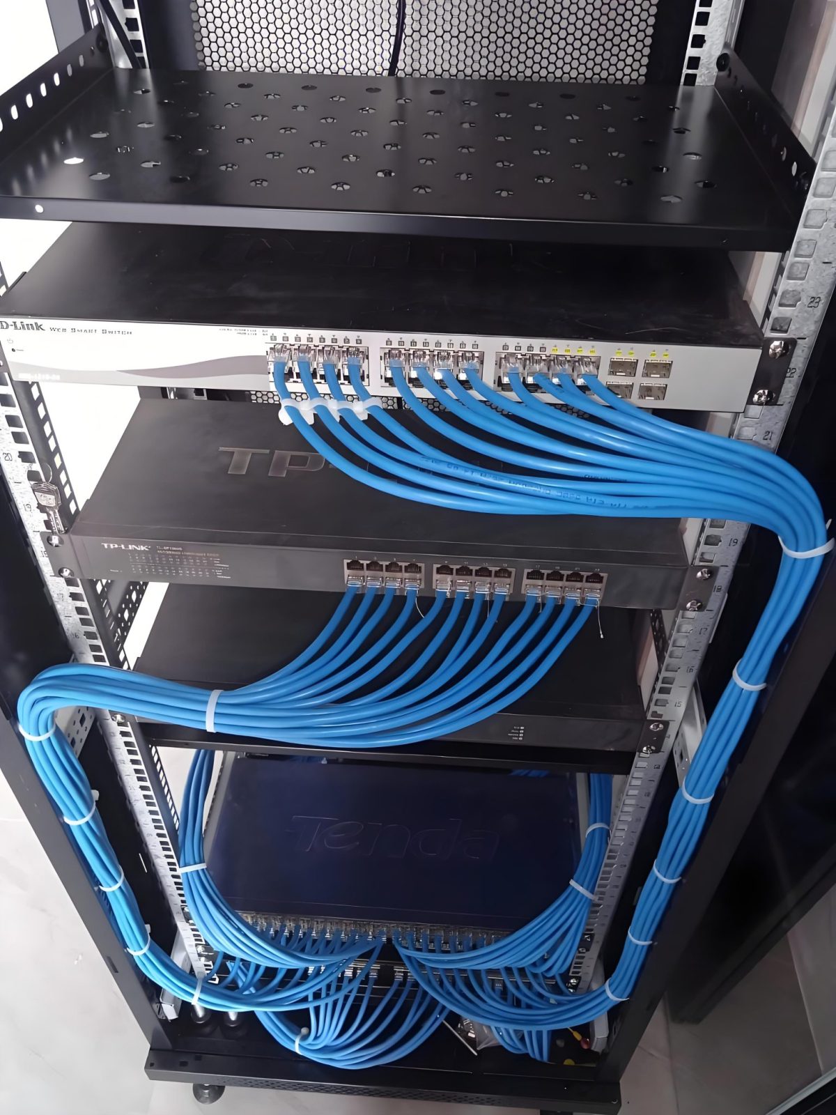 弱電機(jī)柜安裝